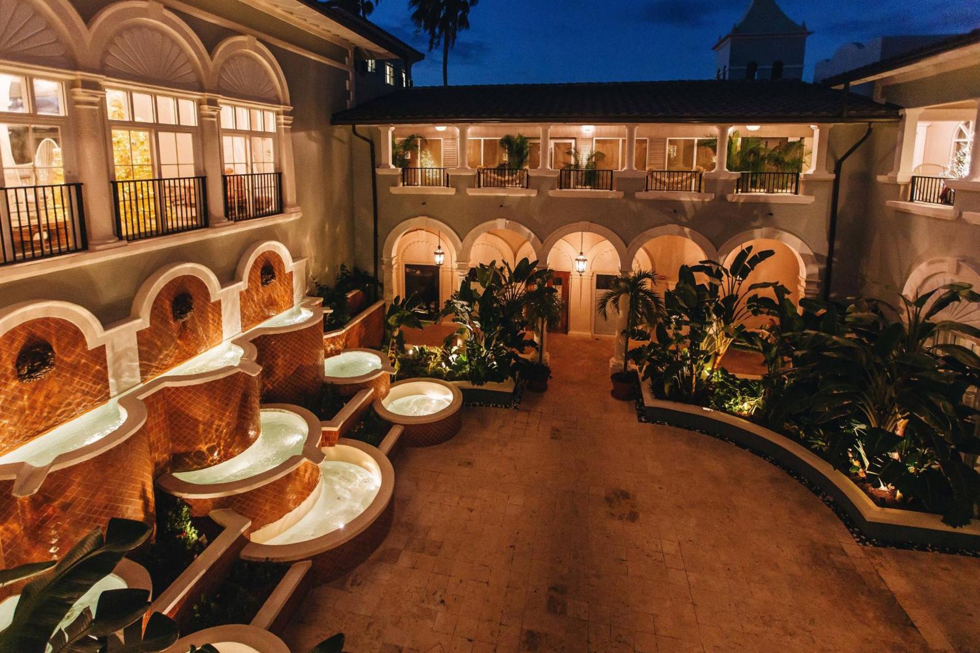 The Ritz-Carlton St. Thomas Hotel Benner Buitenkant foto